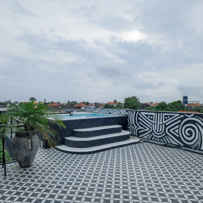 Berawa Sky Villa | Unieke 2-Slaapkamer villa met 2 zwembaden en spectaculaire rooftop views